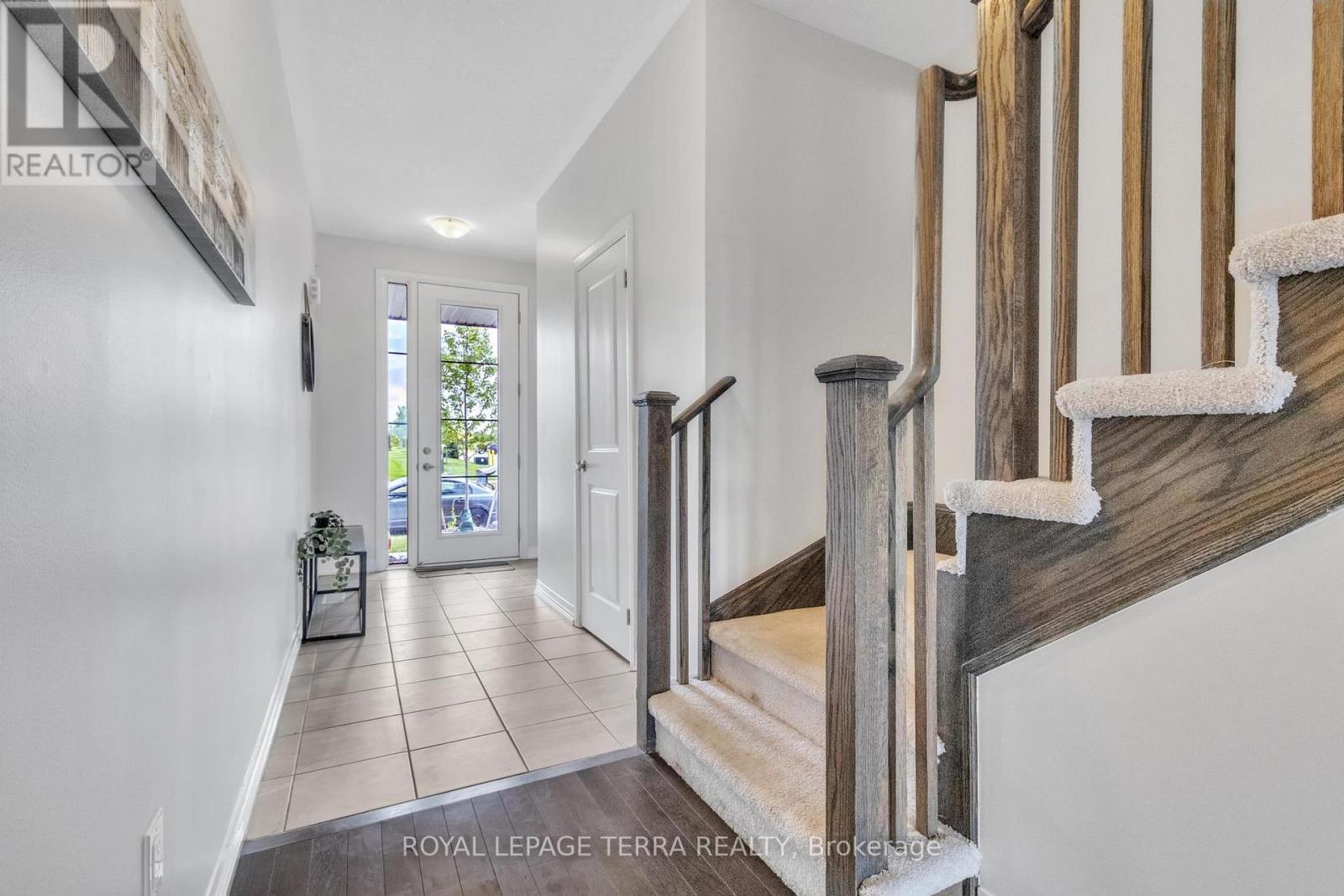 352 Bismark Drive, Cambridge, Ontario  N1S 0C6 - Photo 8 - X12427093