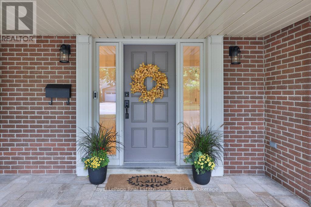 165 Digby Road, Oakville, Ontario  L6J 6A8 - Photo 2 - W12432170