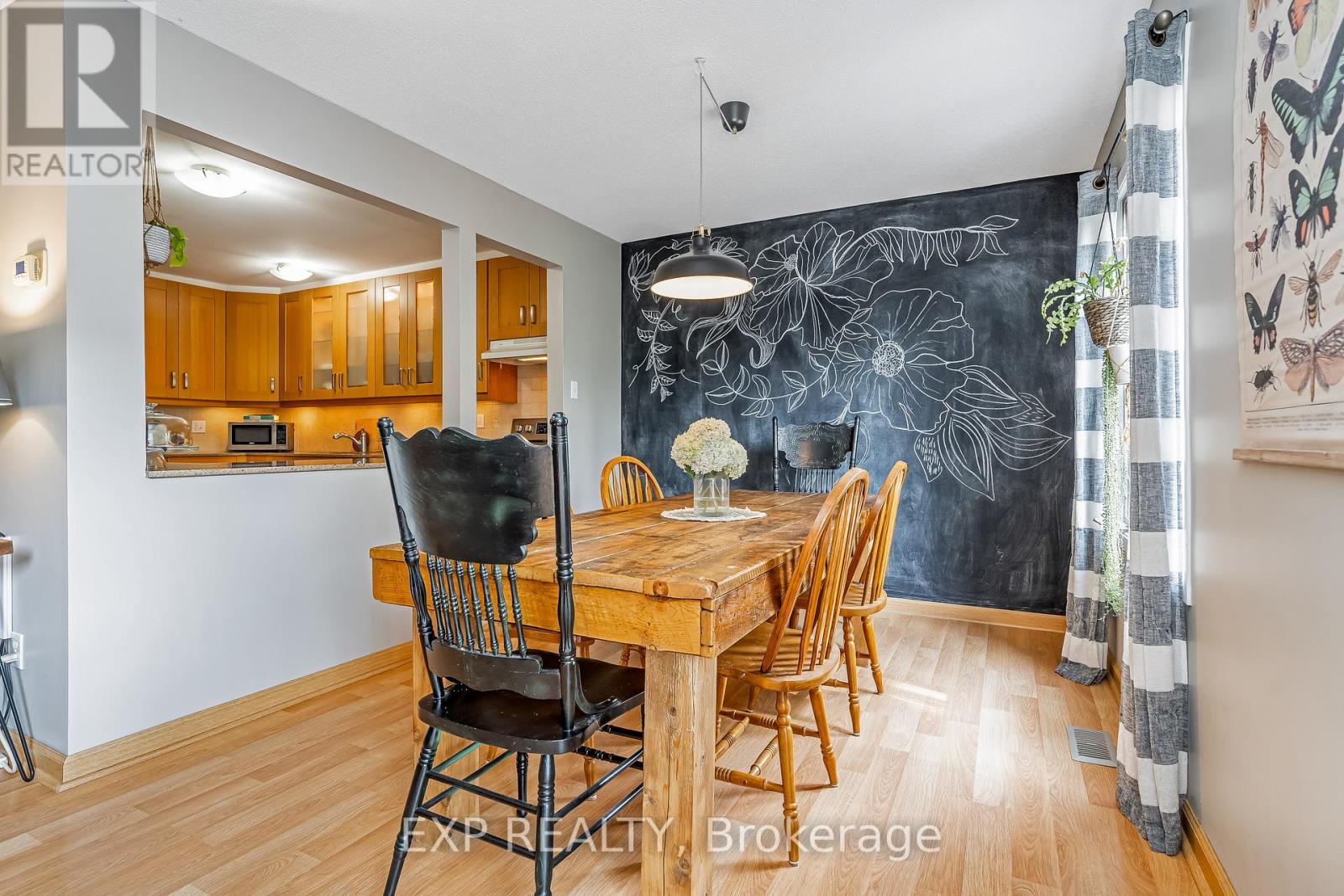 36 Bethune Way, Ottawa, Ontario  K2K 1C3 - Photo 11 - X12432096