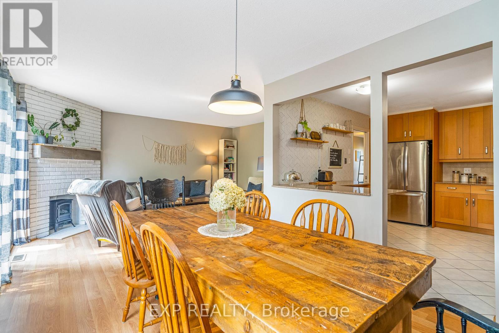 36 Bethune Way, Ottawa, Ontario  K2K 1C3 - Photo 12 - X12432096