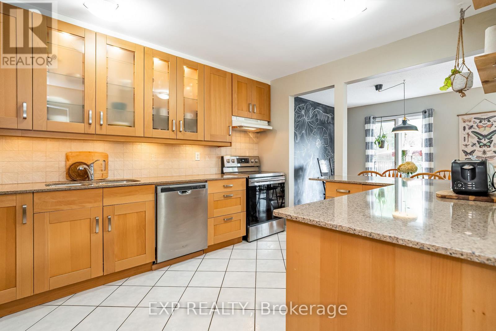 36 Bethune Way, Ottawa, Ontario  K2K 1C3 - Photo 16 - X12432096