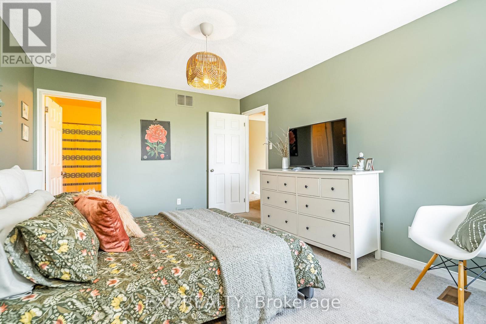36 Bethune Way, Ottawa, Ontario  K2K 1C3 - Photo 20 - X12432096