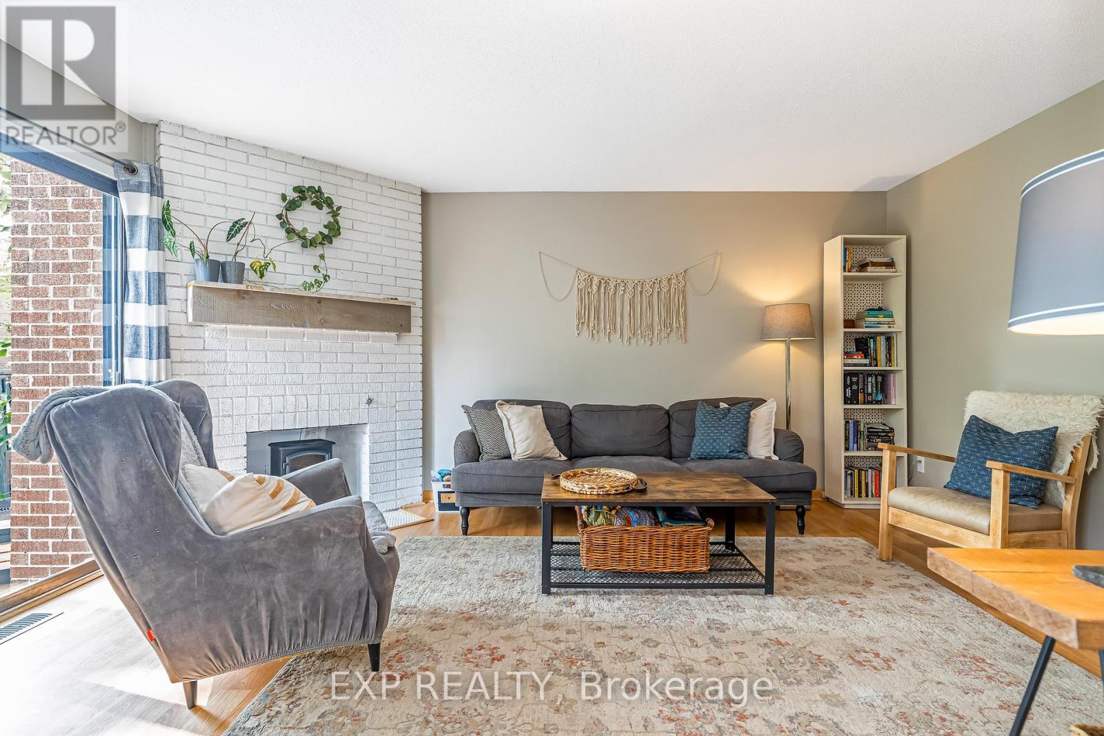 36 Bethune Way, Ottawa, Ontario  K2K 1C3 - Photo 9 - X12432096