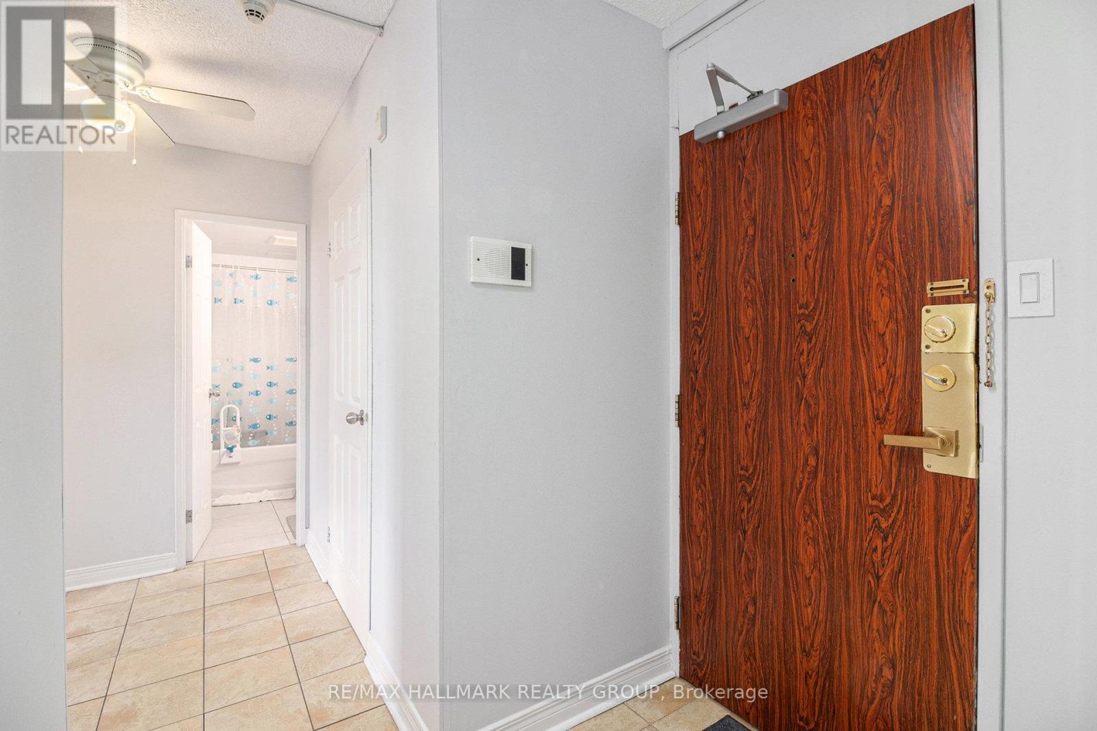 407 - 2020 Jasmine Crescent, Ottawa, Ontario  K1J 8K5 - Photo 2 - X12432179