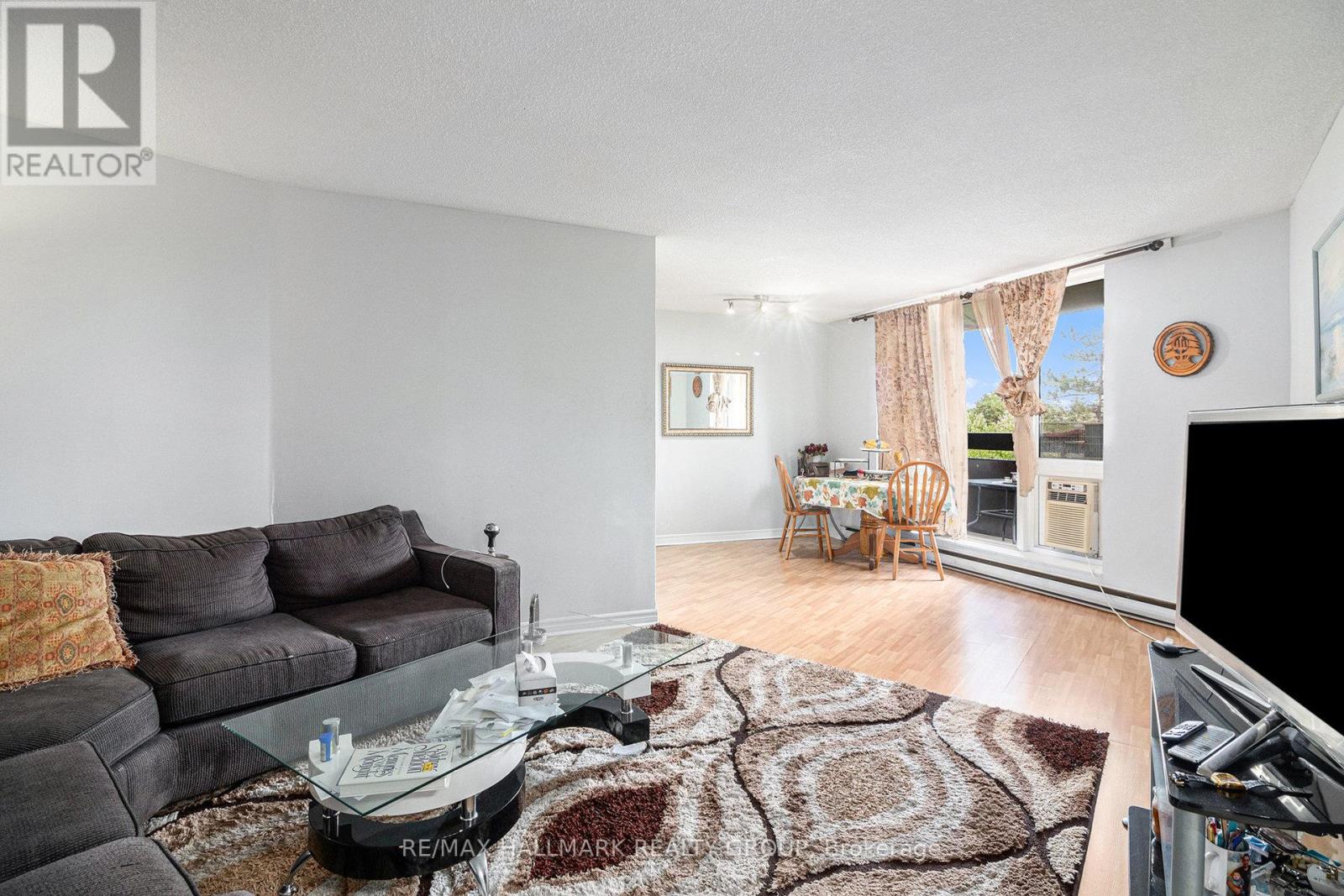 407 - 2020 Jasmine Crescent, Ottawa, Ontario  K1J 8K5 - Photo 3 - X12432179