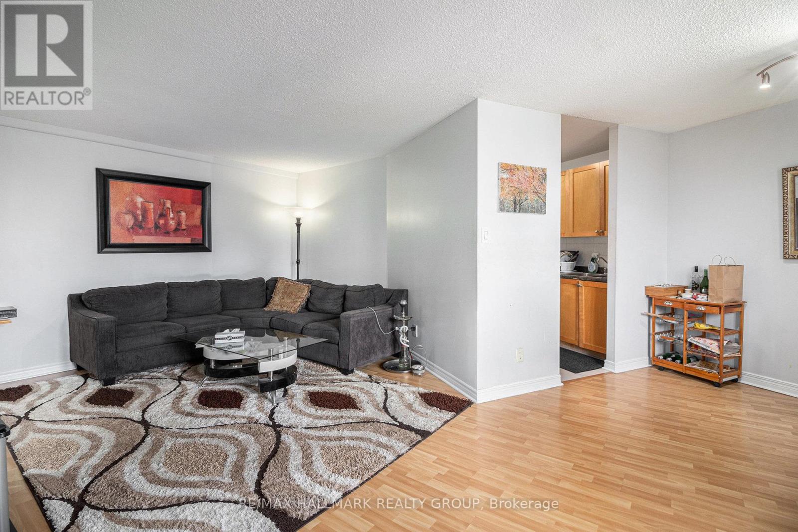 407 - 2020 Jasmine Crescent, Ottawa, Ontario  K1J 8K5 - Photo 4 - X12432179