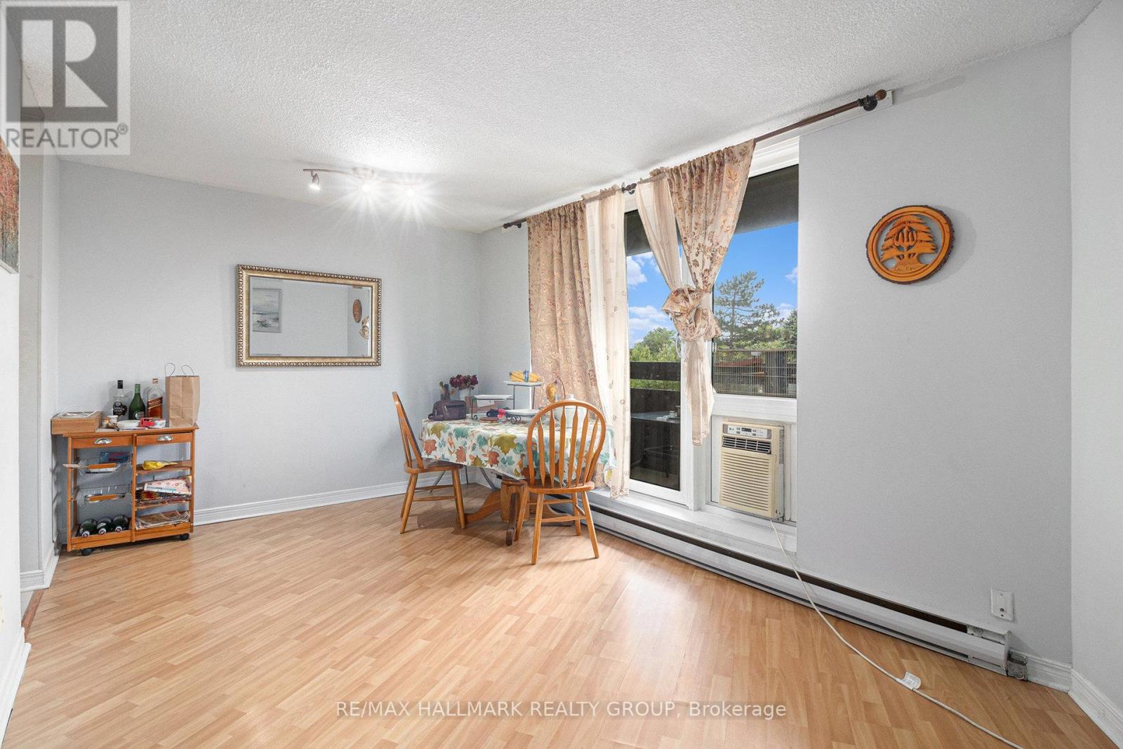 407 - 2020 Jasmine Crescent, Ottawa, Ontario  K1J 8K5 - Photo 5 - X12432179