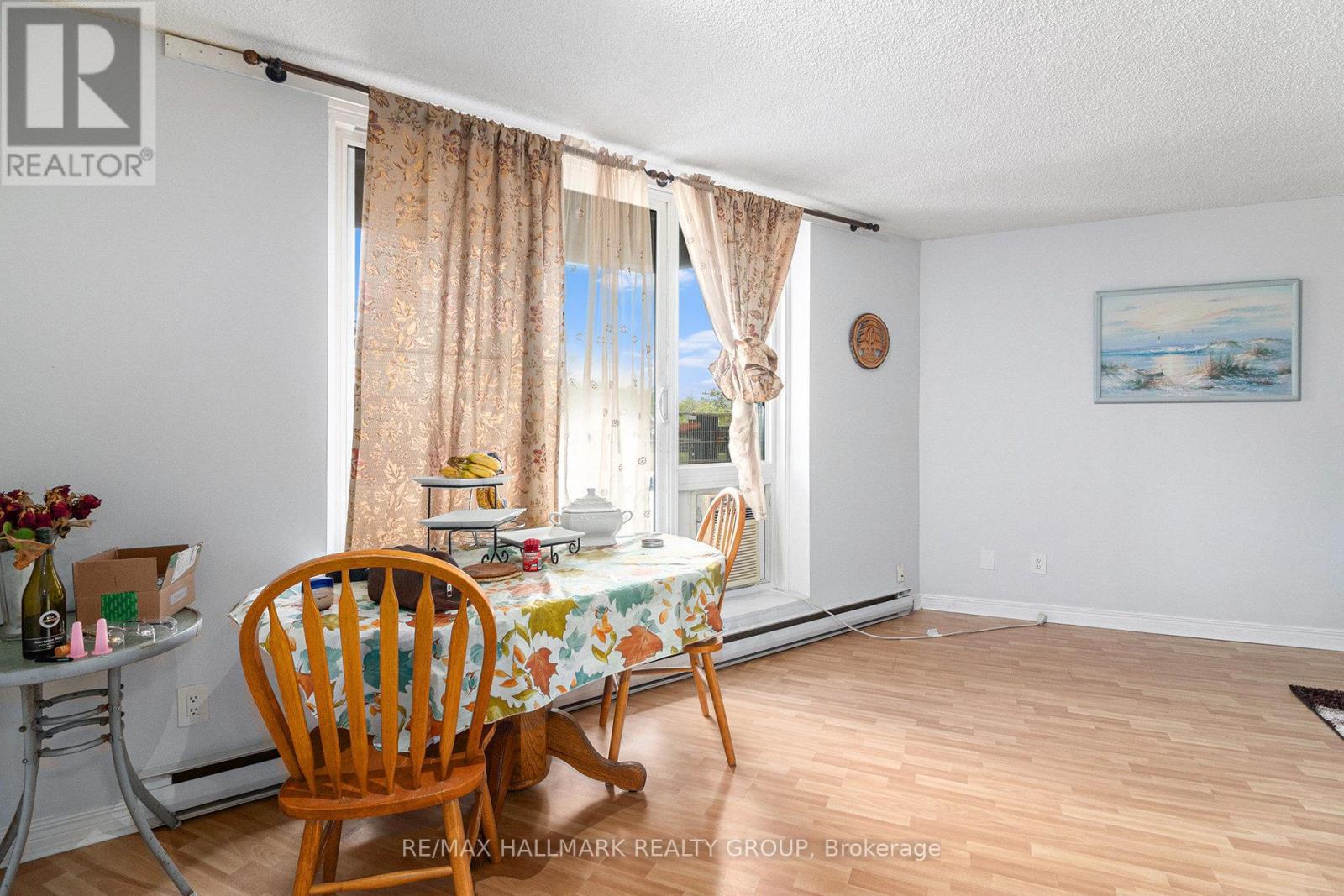 407 - 2020 Jasmine Crescent, Ottawa, Ontario  K1J 8K5 - Photo 6 - X12432179