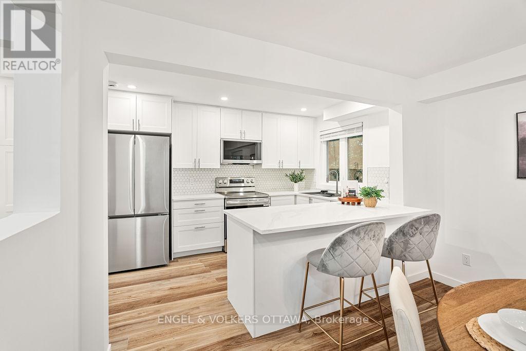 12 Bayside Private, Ottawa, Ontario  K1V 9R3 - Photo 10 - X12432232