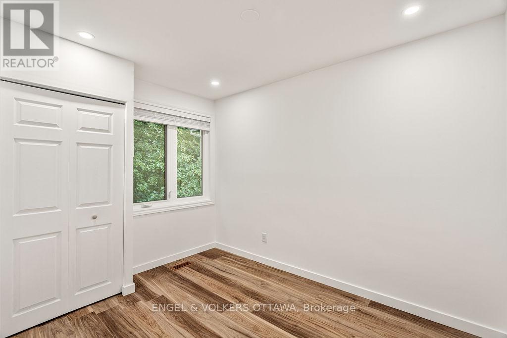 12 Bayside Private, Ottawa, Ontario  K1V 9R3 - Photo 20 - X12432232
