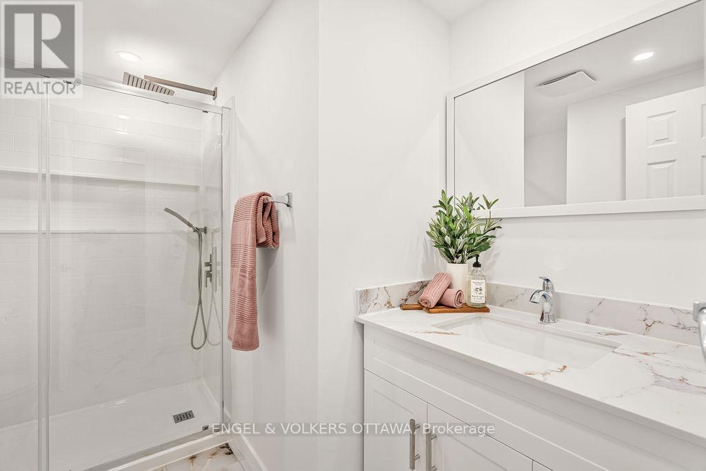 12 Bayside Private, Ottawa, Ontario  K1V 9R3 - Photo 23 - X12432232