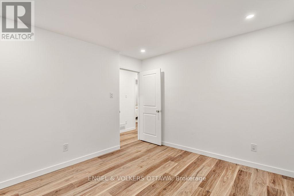 12 Bayside Private, Ottawa, Ontario  K1V 9R3 - Photo 26 - X12432232