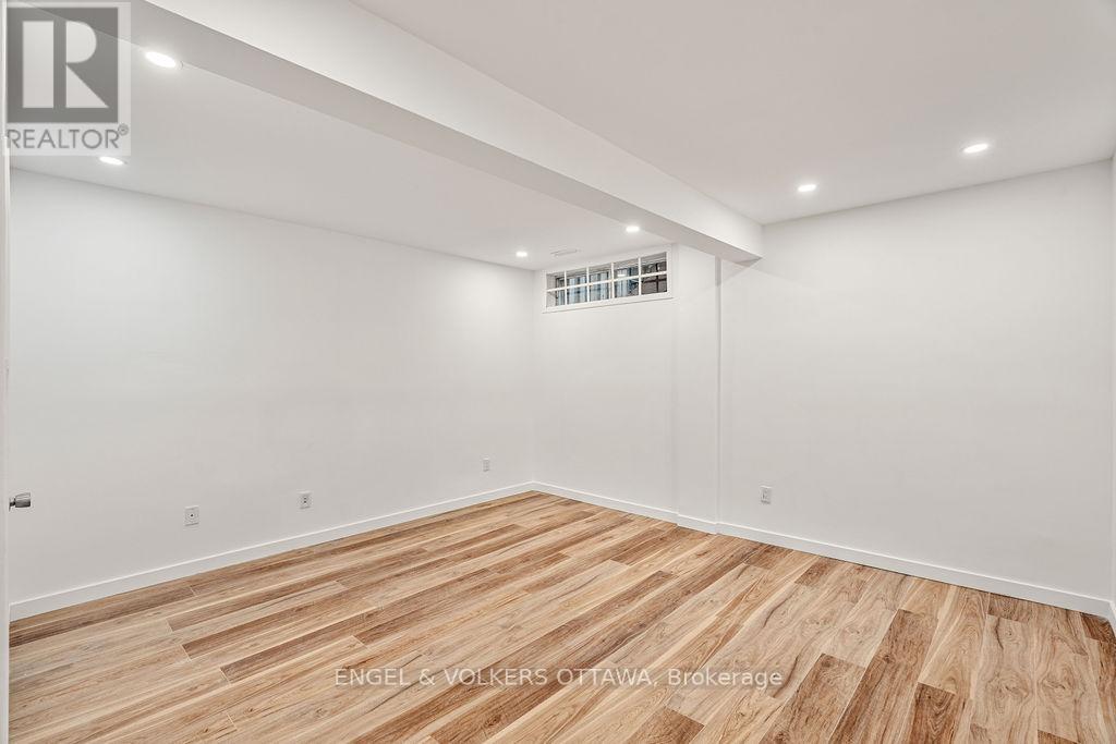 12 Bayside Private, Ottawa, Ontario  K1V 9R3 - Photo 33 - X12432232