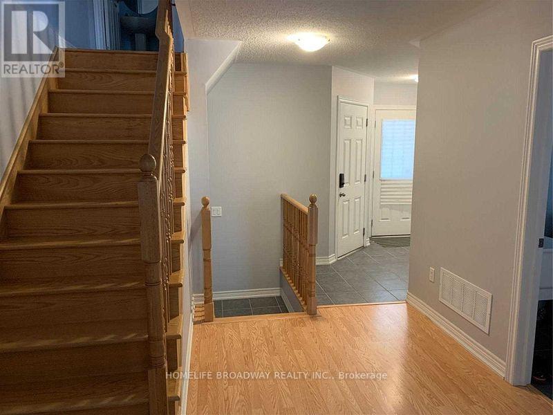 5 Toulouse Court, Markham (Cornell), Ontario  L6B 0X8 - Photo 2 - N12432018