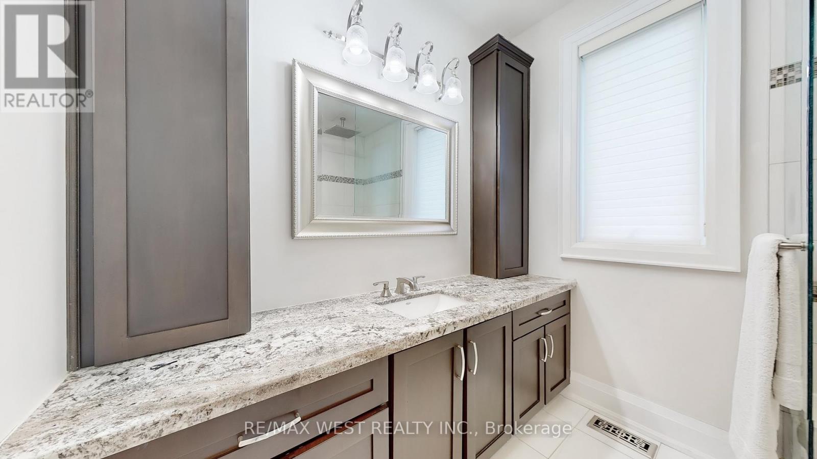30 Goodman Crescent, Vaughan, Ontario  L6A 1E8 - Photo 10 - N12432041