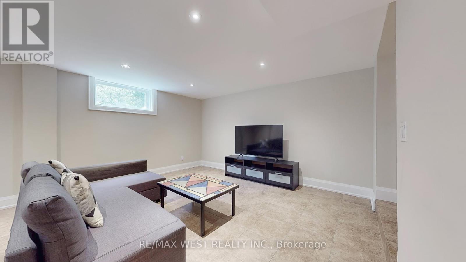 30 Goodman Crescent, Vaughan, Ontario  L6A 1E8 - Photo 18 - N12432041