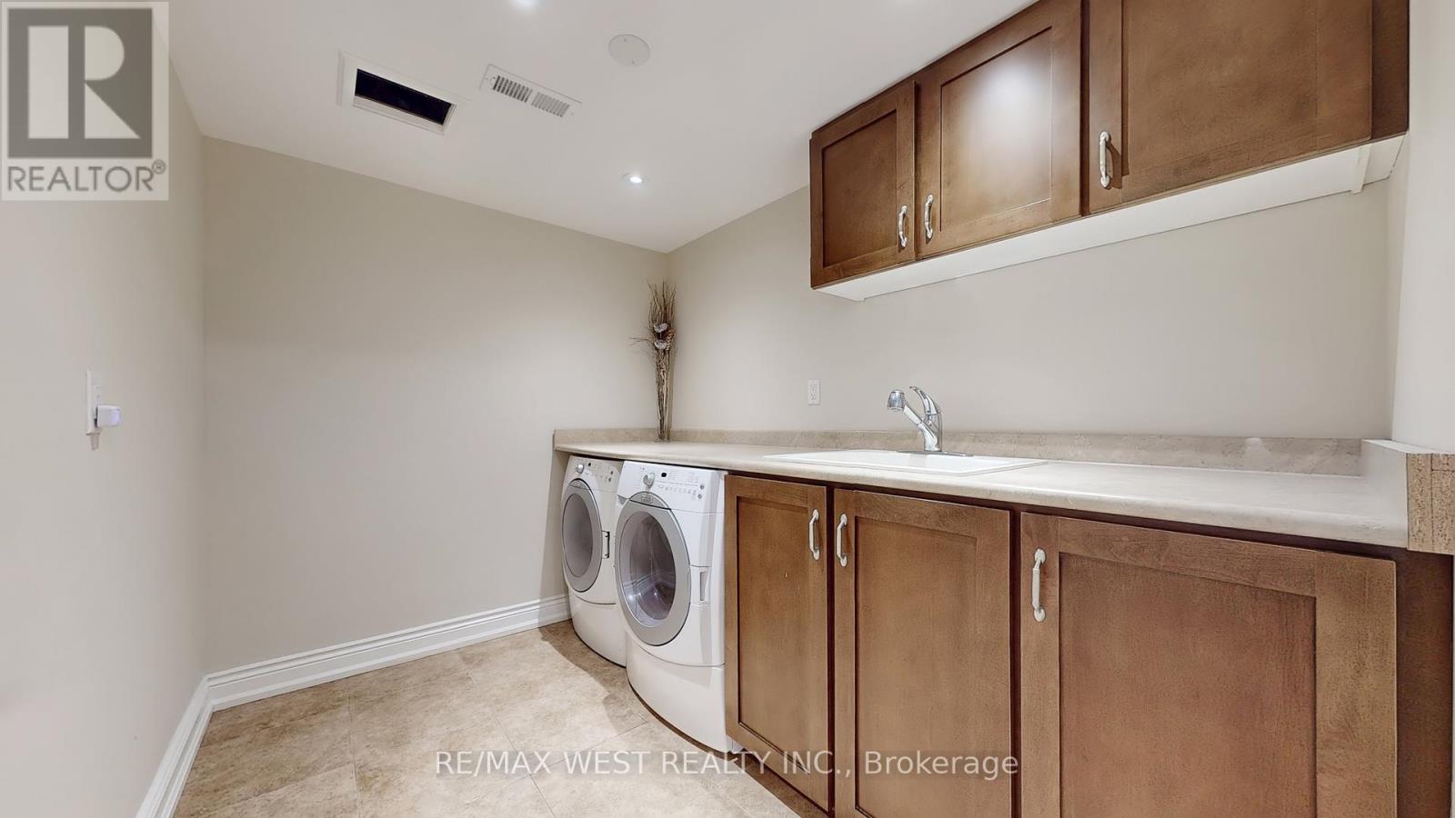 30 Goodman Crescent, Vaughan, Ontario  L6A 1E8 - Photo 23 - N12432041