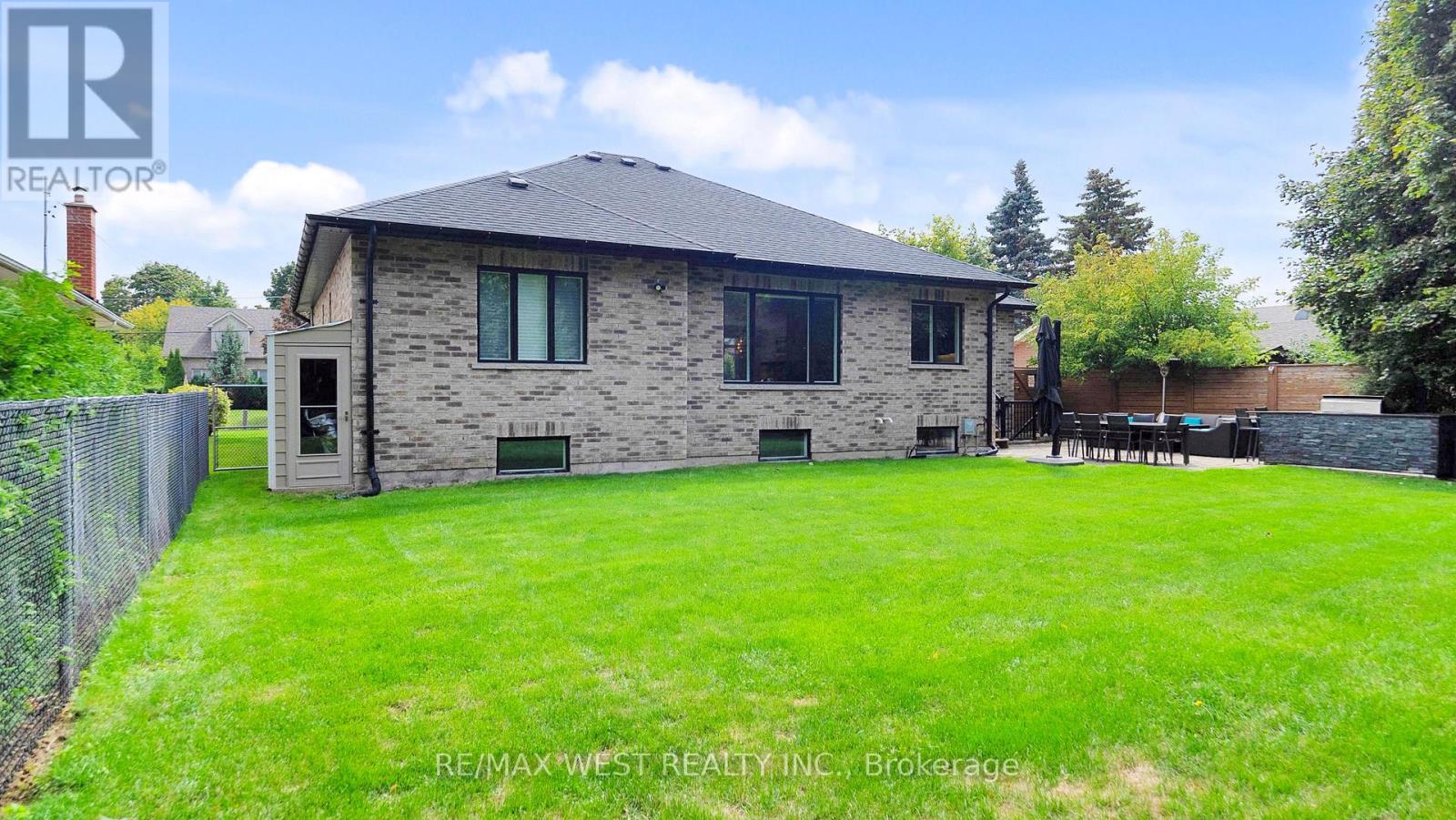 30 Goodman Crescent, Vaughan, Ontario  L6A 1E8 - Photo 24 - N12432041