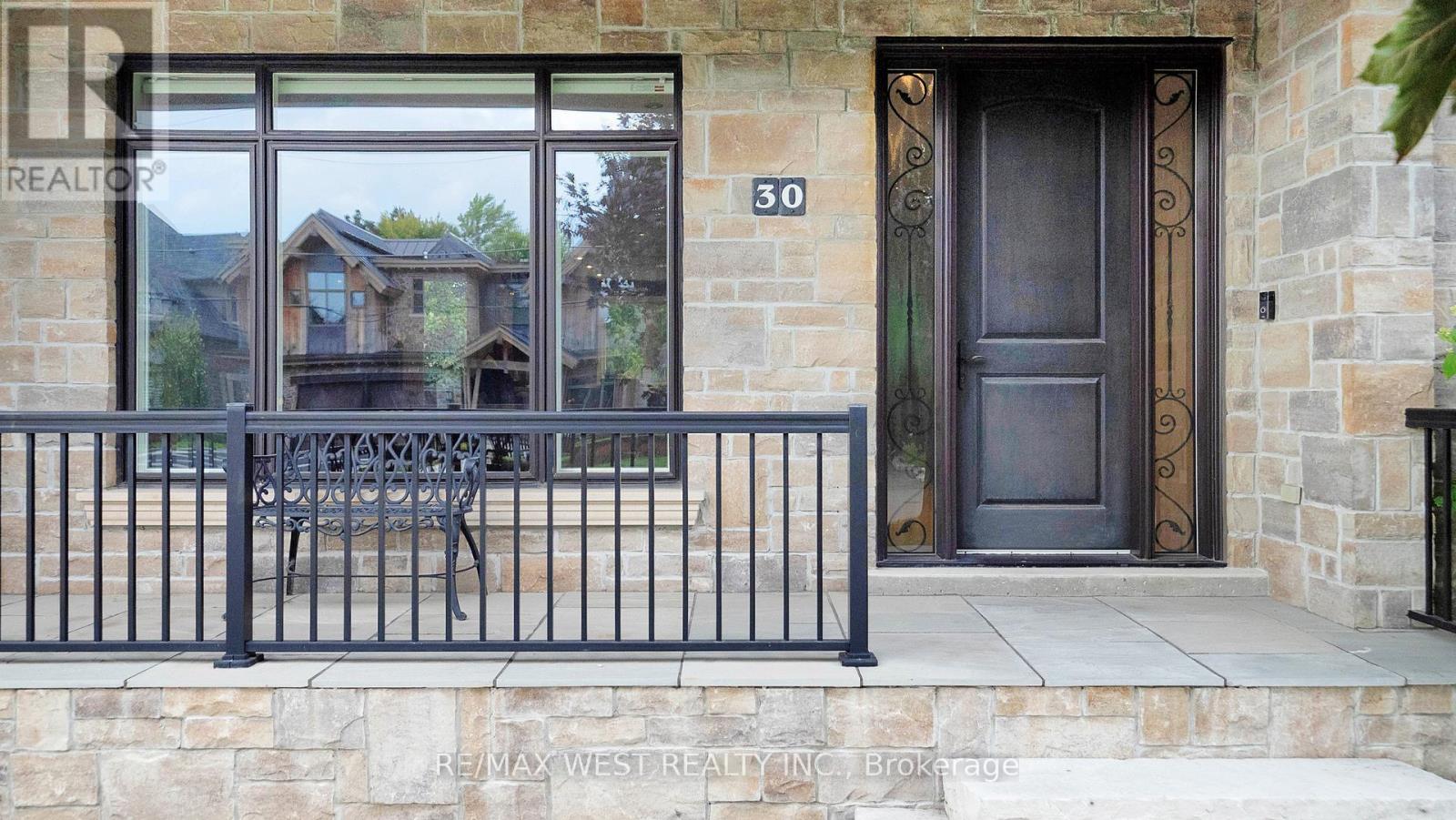 30 Goodman Crescent, Vaughan, Ontario  L6A 1E8 - Photo 3 - N12432041