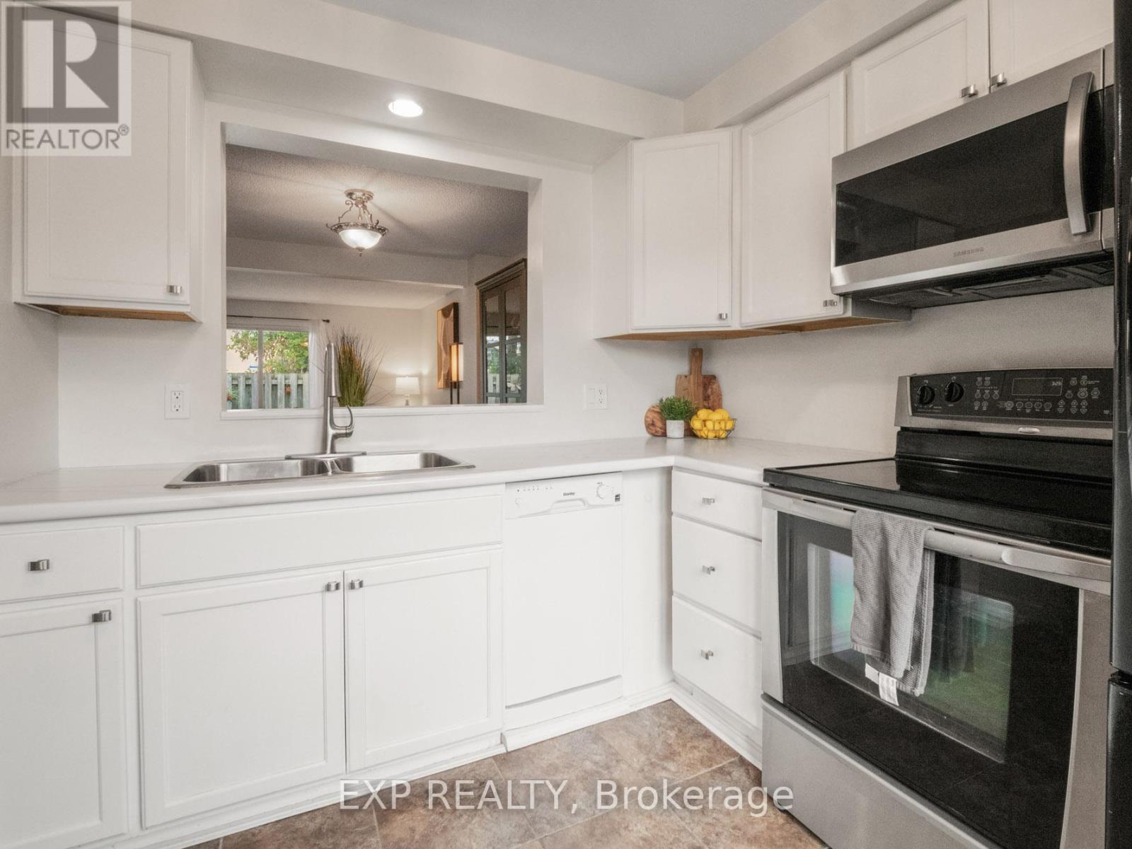 45 - 6767 Thorold Stone Road, Niagara Falls, Ontario  L2J 3W9 - Photo 4 - X12432116