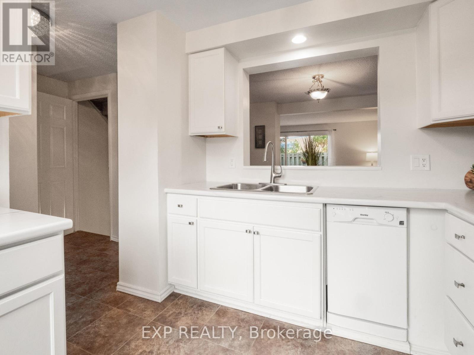45 - 6767 Thorold Stone Road, Niagara Falls, Ontario  L2J 3W9 - Photo 5 - X12432116
