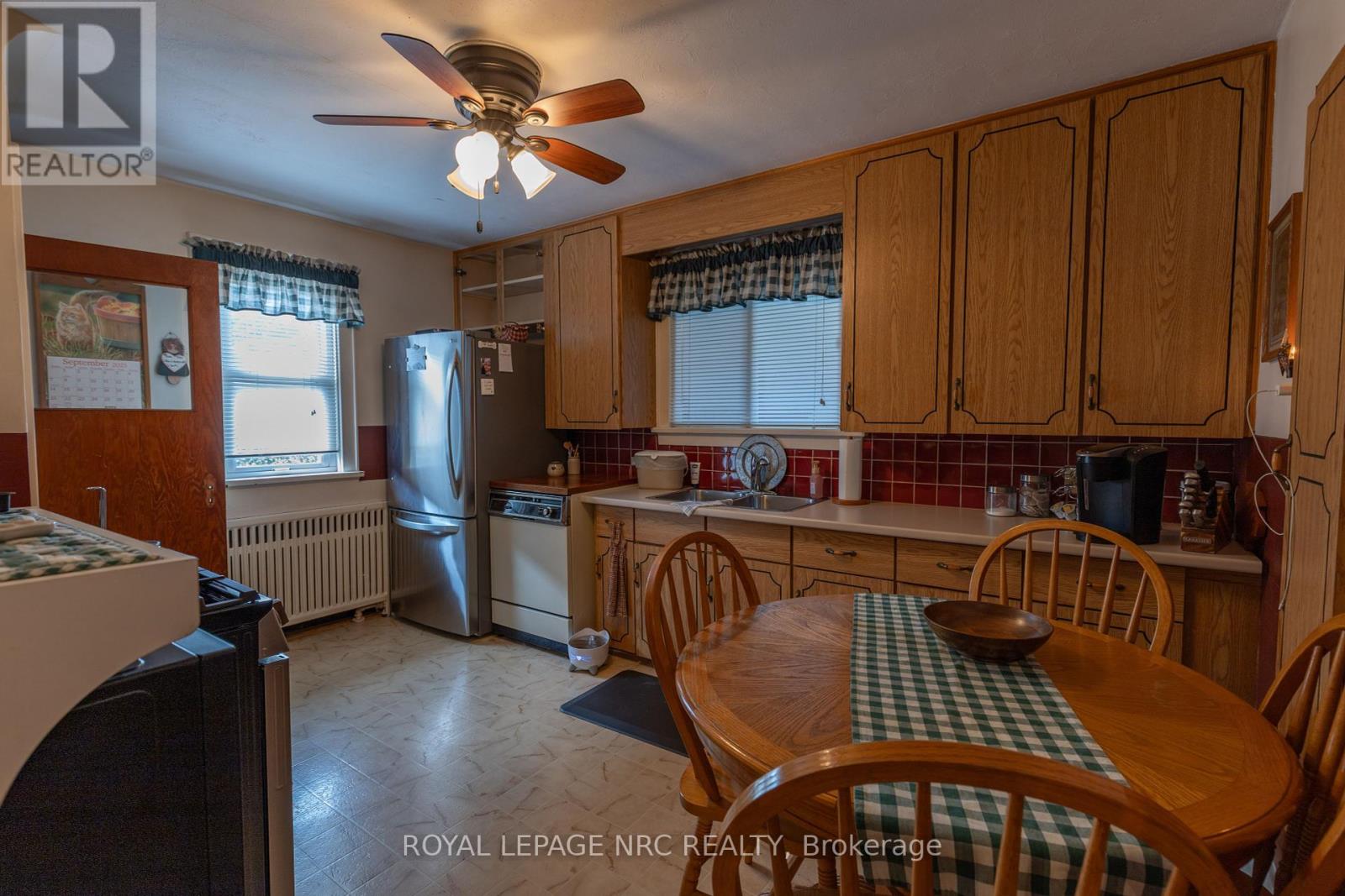 248 Bell Street, Port Colborne, Ontario  L3K 1J4 - Photo 11 - X12432180