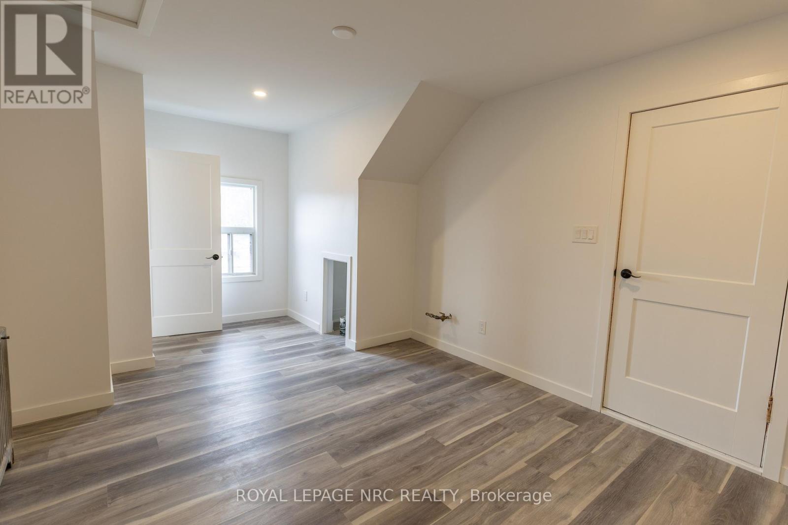 248 Bell Street, Port Colborne, Ontario  L3K 1J4 - Photo 17 - X12432180