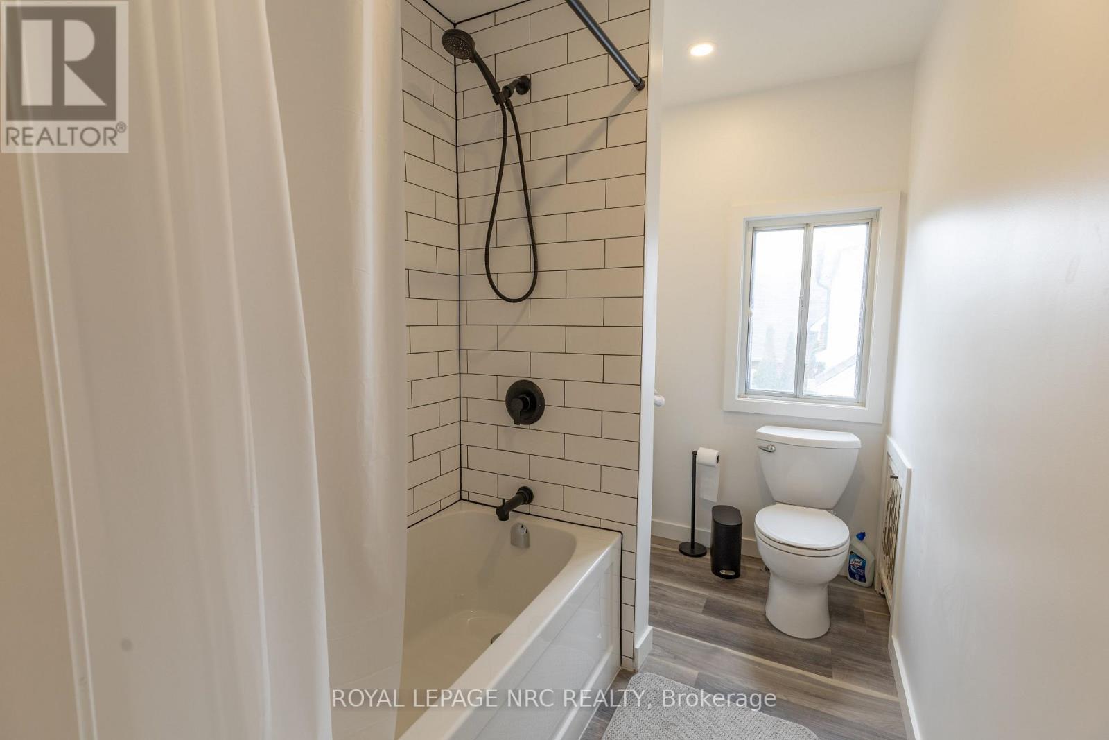 248 Bell Street, Port Colborne, Ontario  L3K 1J4 - Photo 19 - X12432180