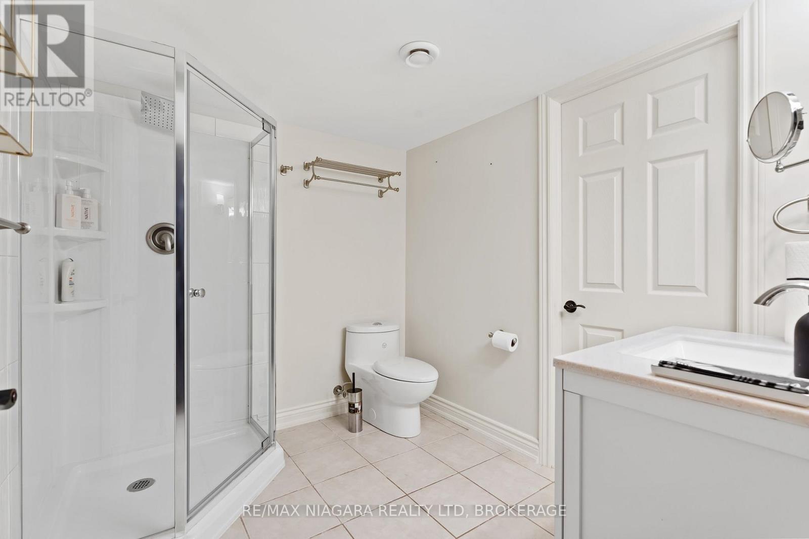1427 Niagara Stone Road, Niagara-On-The-Lake (Virgil), Ontario  L0S 1T0 - Photo 19 - X12432199