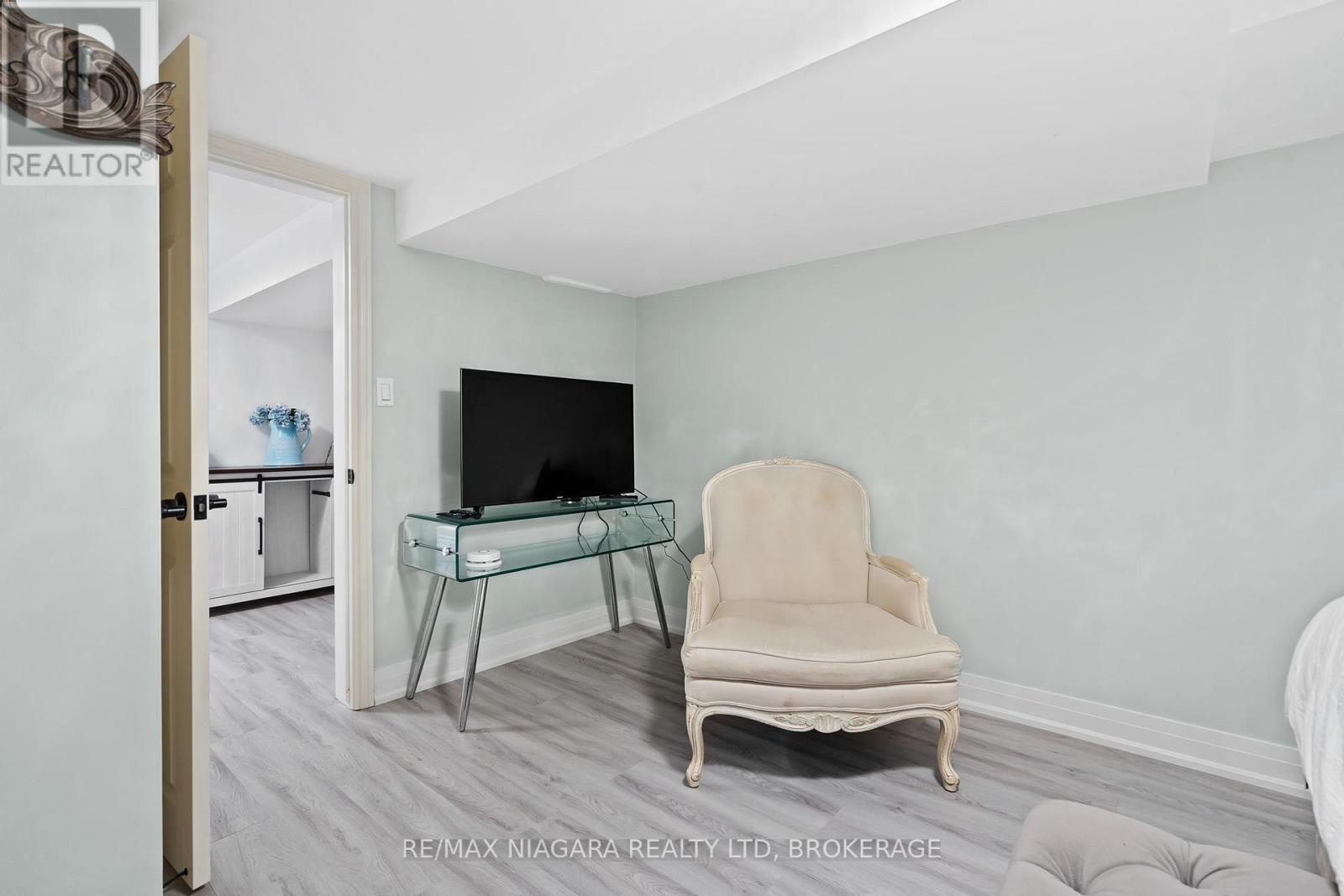1427 Niagara Stone Road, Niagara-On-The-Lake (Virgil), Ontario  L0S 1T0 - Photo 22 - X12432199