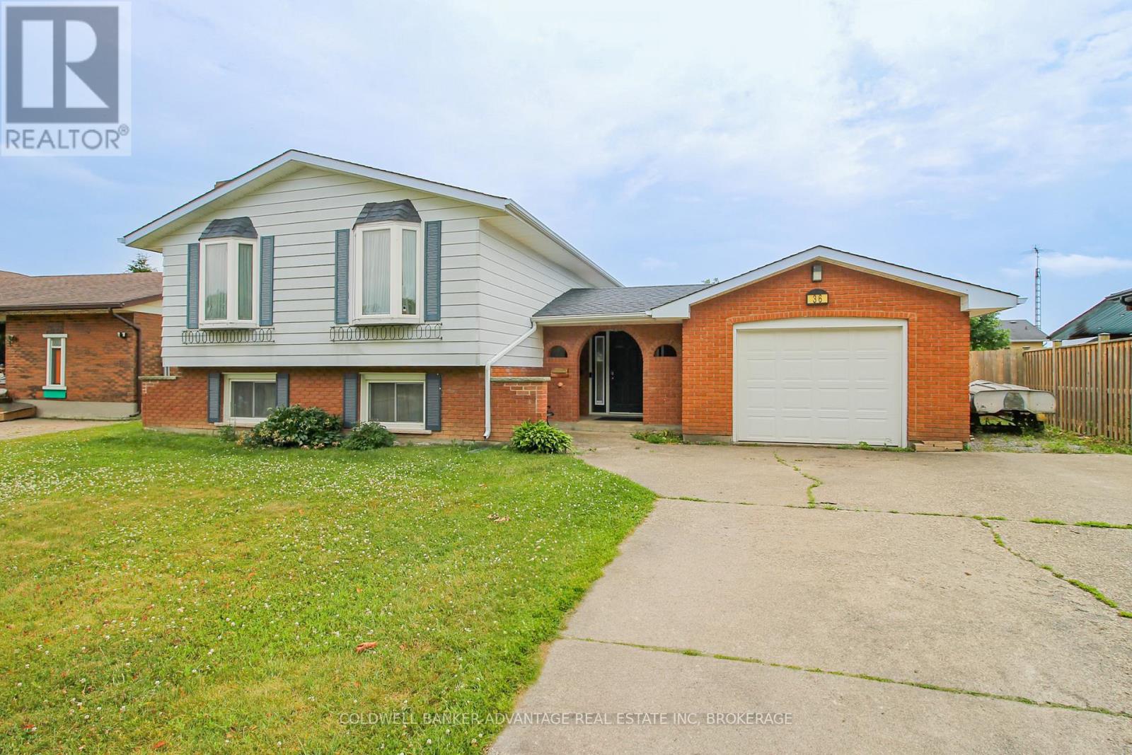36 Wellbrook Boulevard, Welland (Prince Charles), Ontario  L3C 5T4 - Photo 1 - X12432231