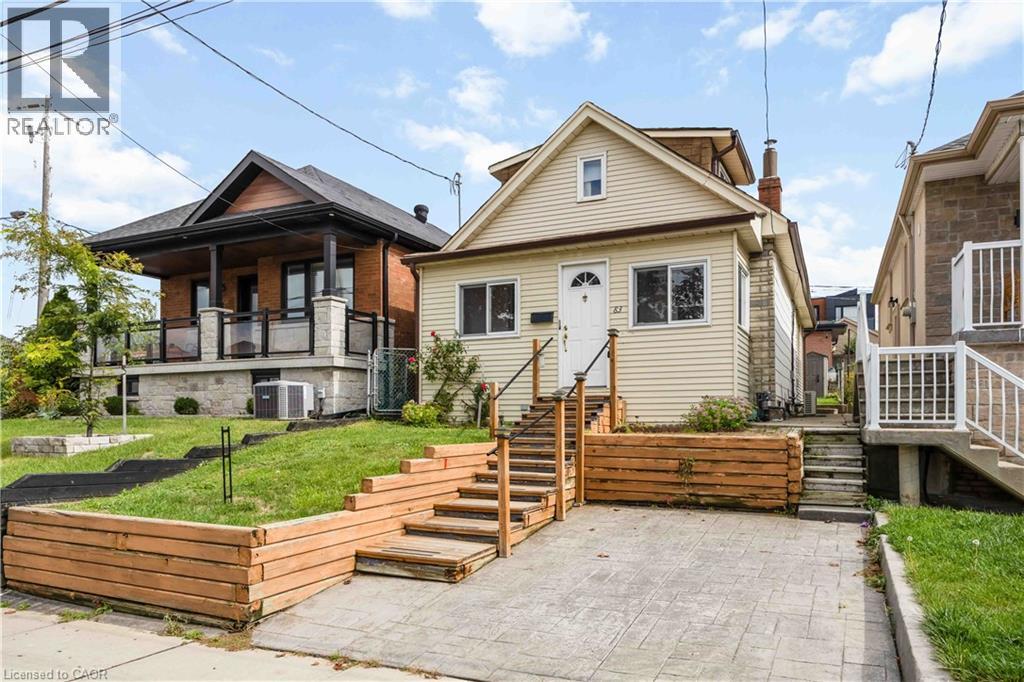 83 KANE Avenue, Toronto, Ontario