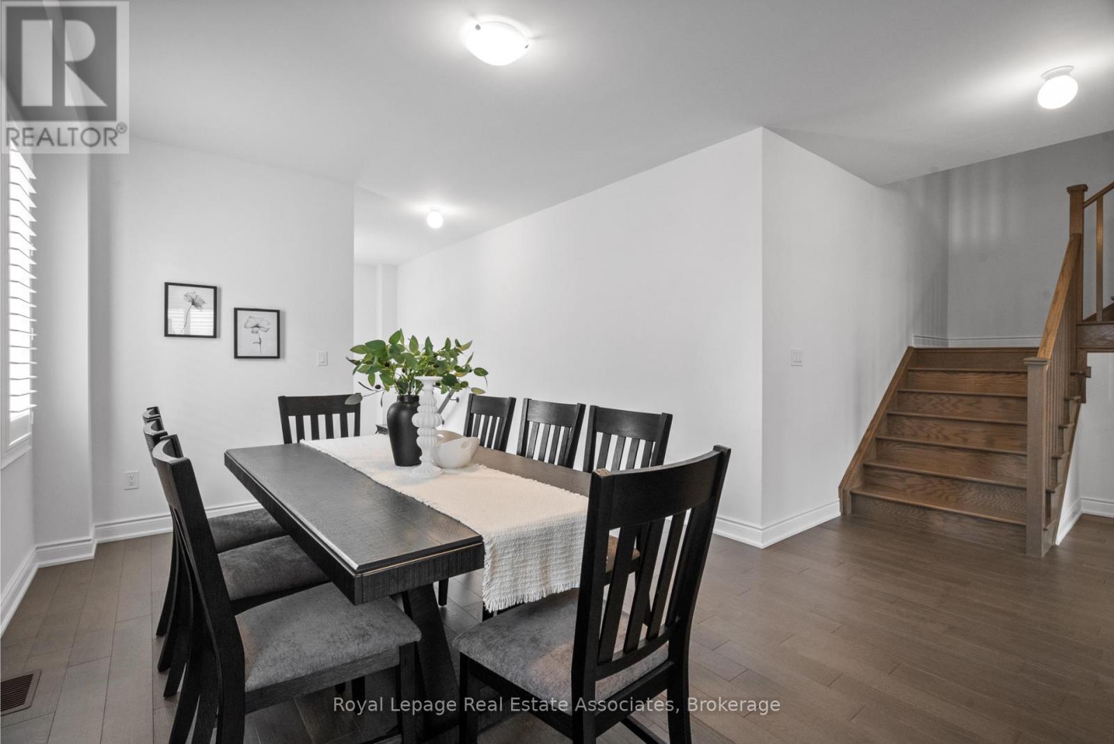 12 Emerald Street, Wasaga Beach, Ontario  L9Z 0K8 - Photo 3 - S12432034