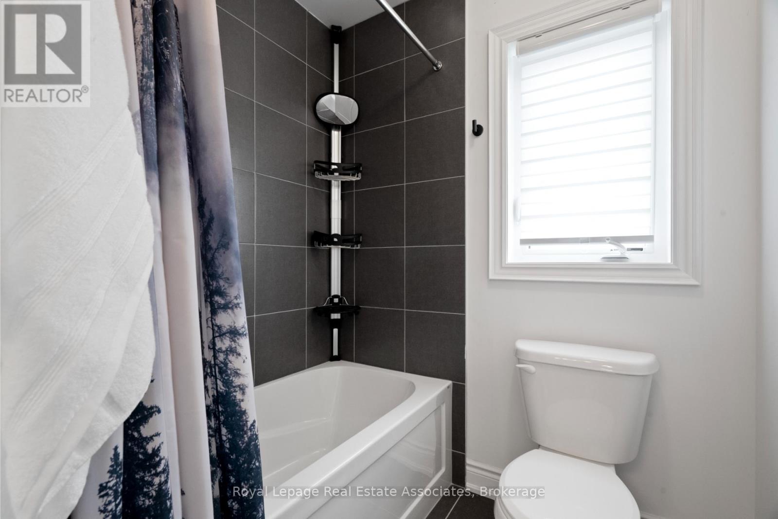 12 Emerald Street, Wasaga Beach, Ontario  L9Z 0K8 - Photo 34 - S12432034