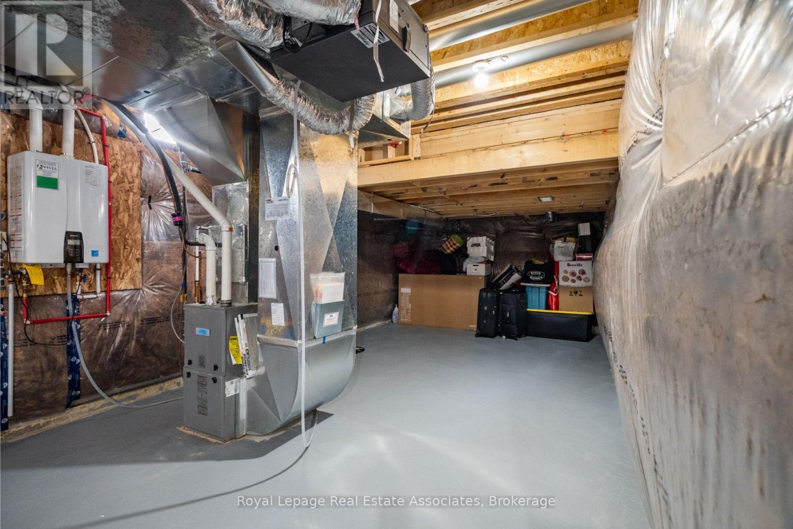 12 Emerald Street, Wasaga Beach, Ontario  L9Z 0K8 - Photo 37 - S12432034