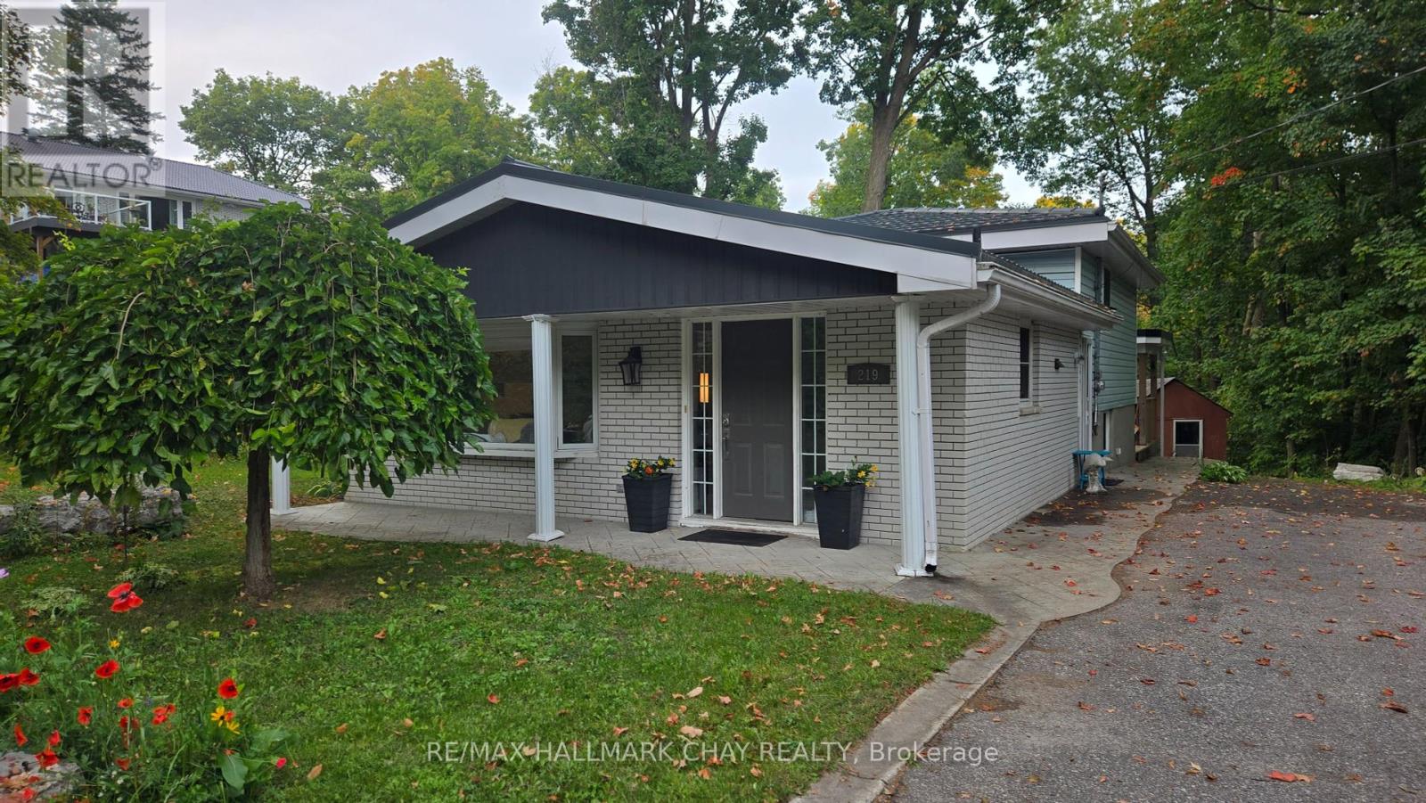 219 SUNNYSIDE DRIVE, Midland, Ontario