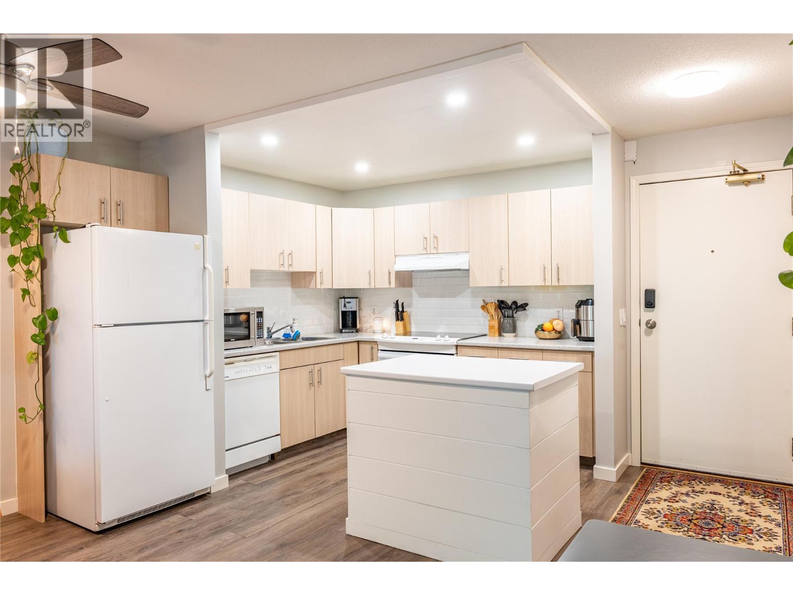 240 Hollywood Road N Unit# 304 Kelowna Photo 4
