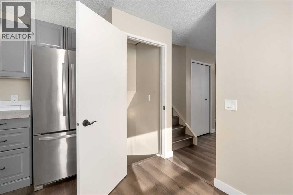 71 Riverbend Drive Se, Calgary, Alberta  T2C 3S5 - Photo 7 - A2259991