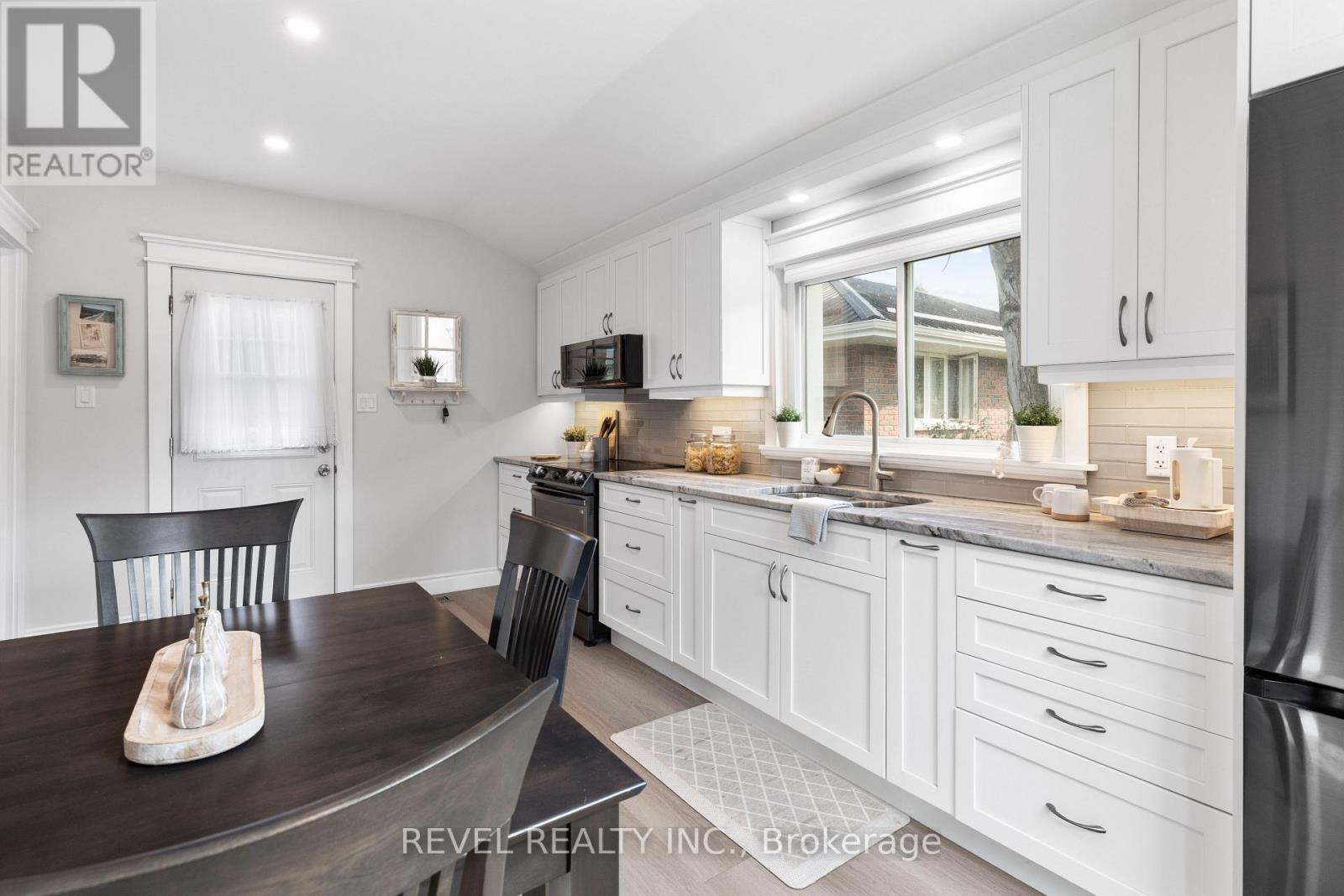 35 Glenelg Street E, Kawartha Lakes, Ontario  K9V 1Y9 - Photo 21 - X12432168