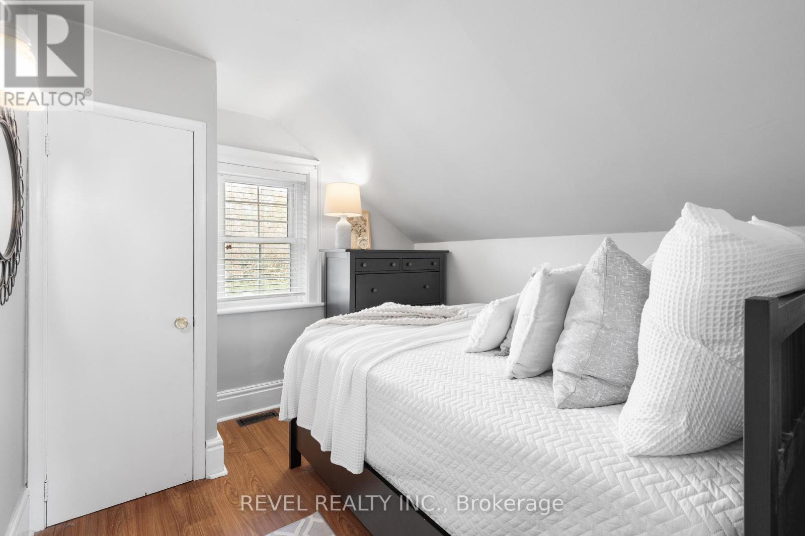 35 Glenelg Street E, Kawartha Lakes, Ontario  K9V 1Y9 - Photo 31 - X12432168