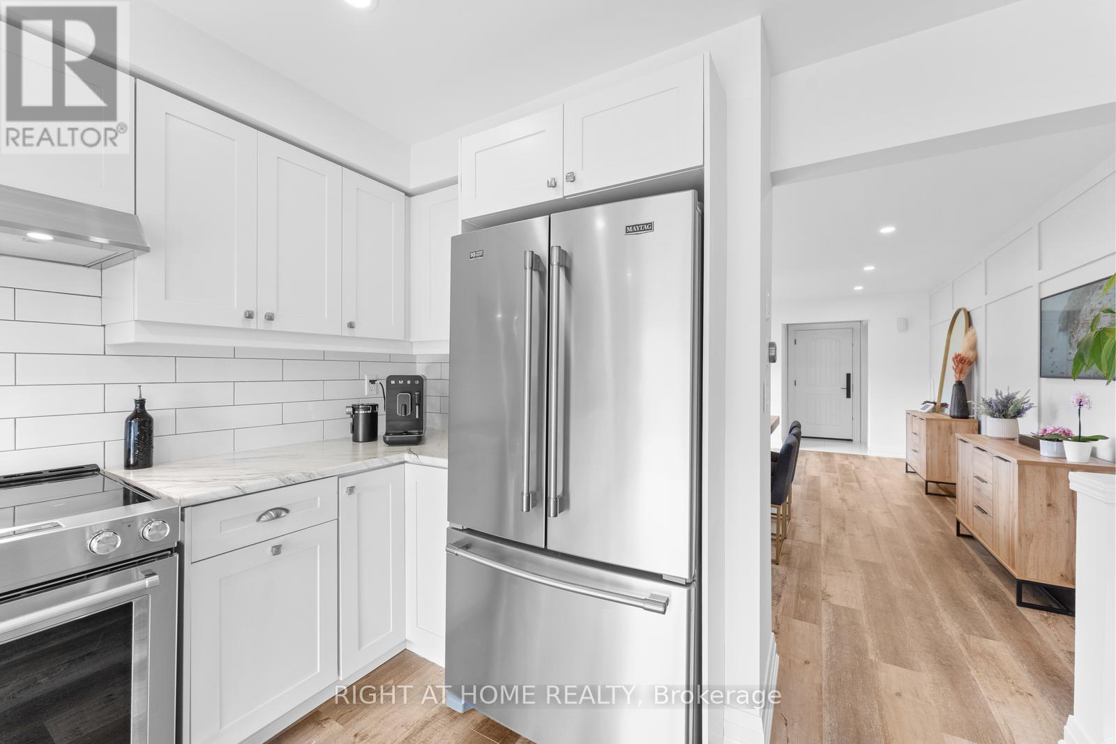 394 Baverstock Crescent, Milton, Ontario  L9T 5L1 - Photo 16 - W12432004