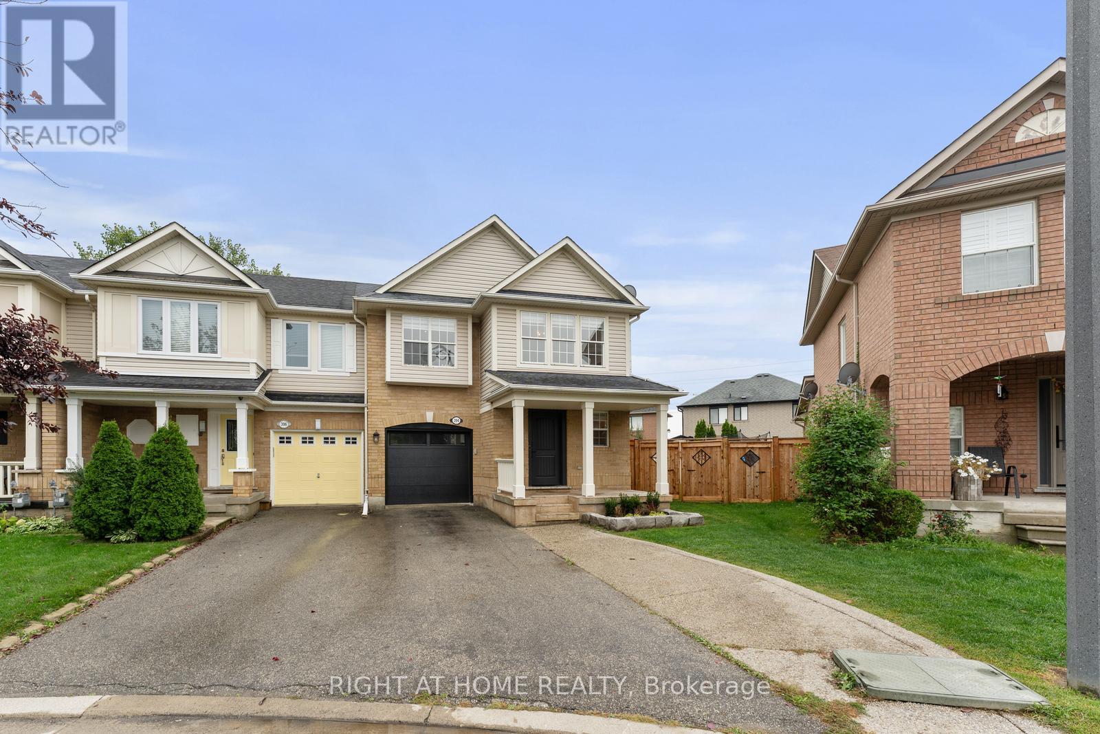 394 Baverstock Crescent, Milton, Ontario  L9T 5L1 - Photo 2 - W12432004