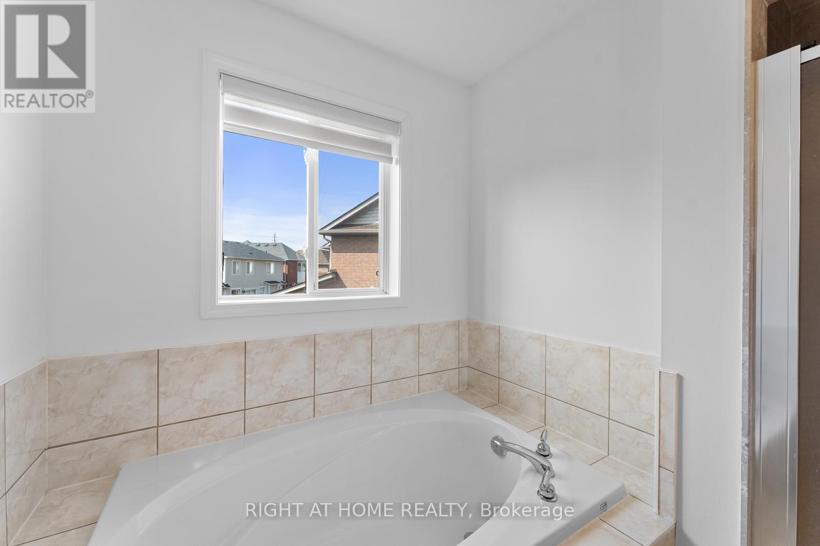 394 Baverstock Crescent, Milton, Ontario  L9T 5L1 - Photo 26 - W12432004
