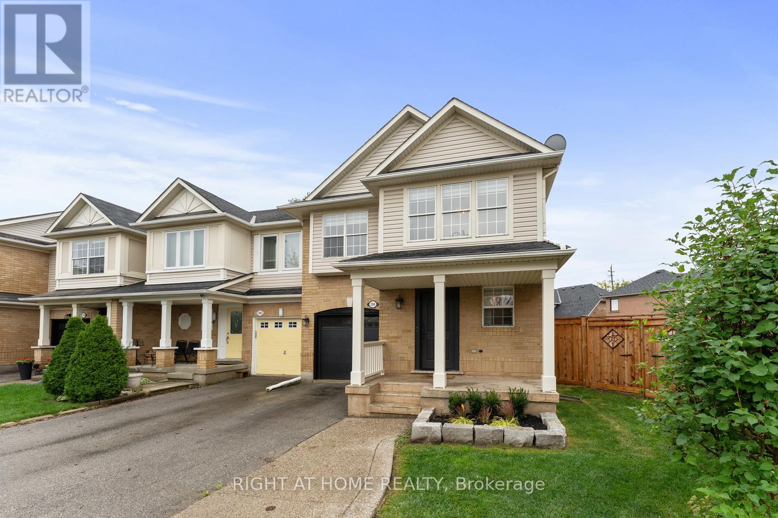 394 Baverstock Crescent, Milton, Ontario  L9T 5L1 - Photo 3 - W12432004