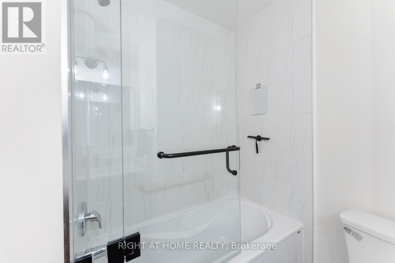 394 Baverstock Crescent, Milton, Ontario  L9T 5L1 - Photo 30 - W12432004