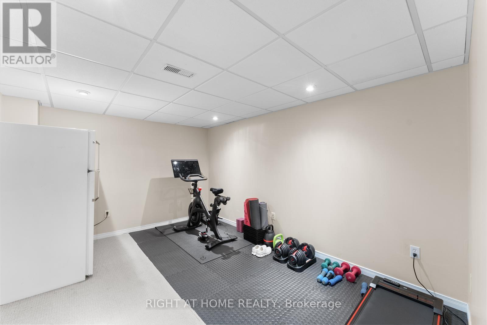 394 Baverstock Crescent, Milton, Ontario  L9T 5L1 - Photo 33 - W12432004