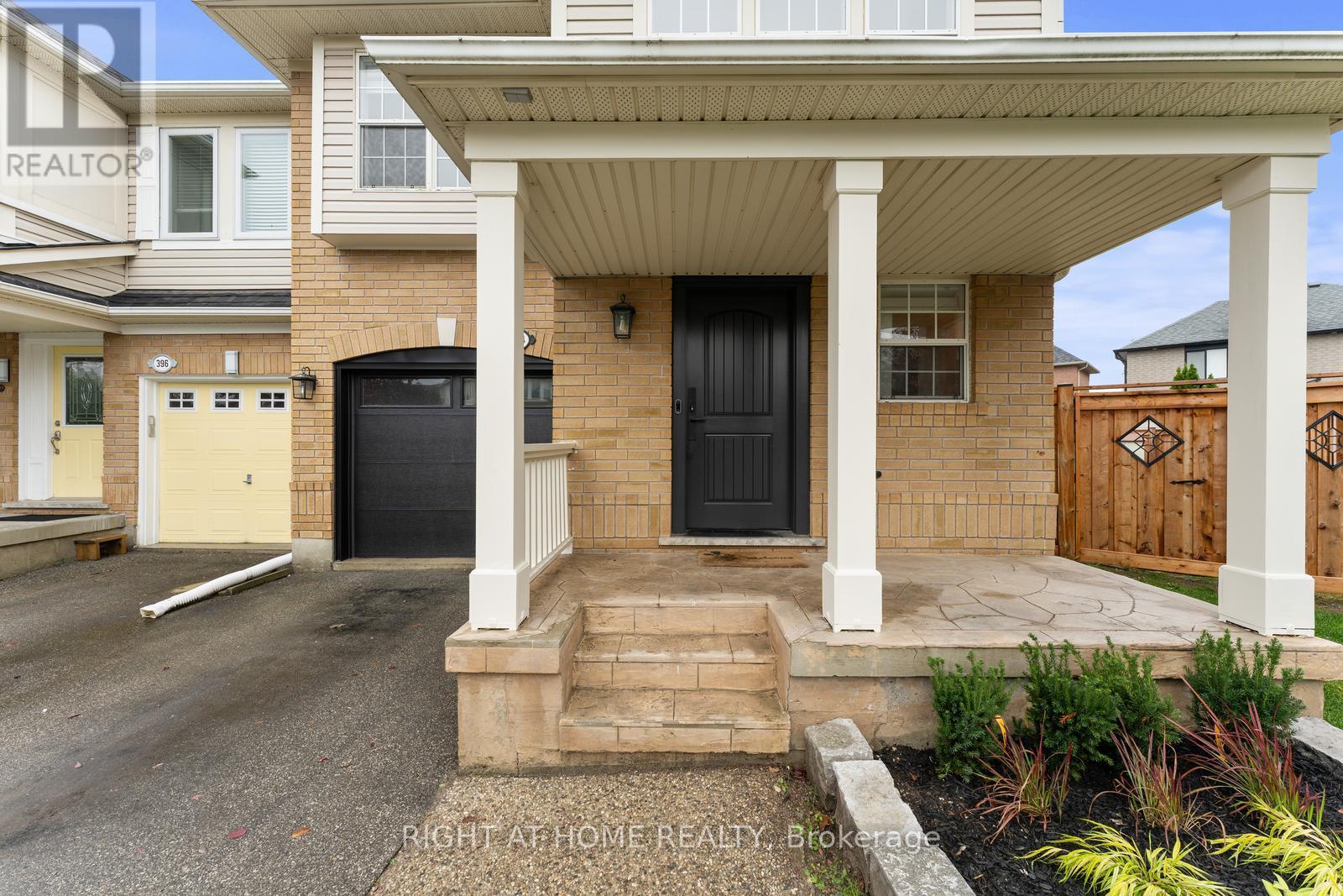 394 Baverstock Crescent, Milton, Ontario  L9T 5L1 - Photo 4 - W12432004