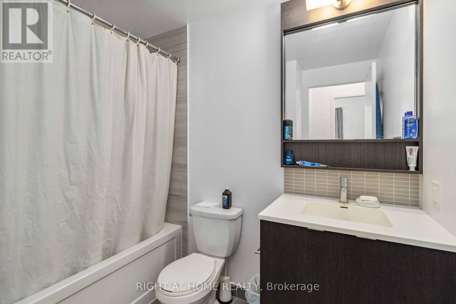 811 - 2560 Eglinton Avenue W, Mississauga, Ontario  L5M 0Y3 - Photo 17 - W12432022