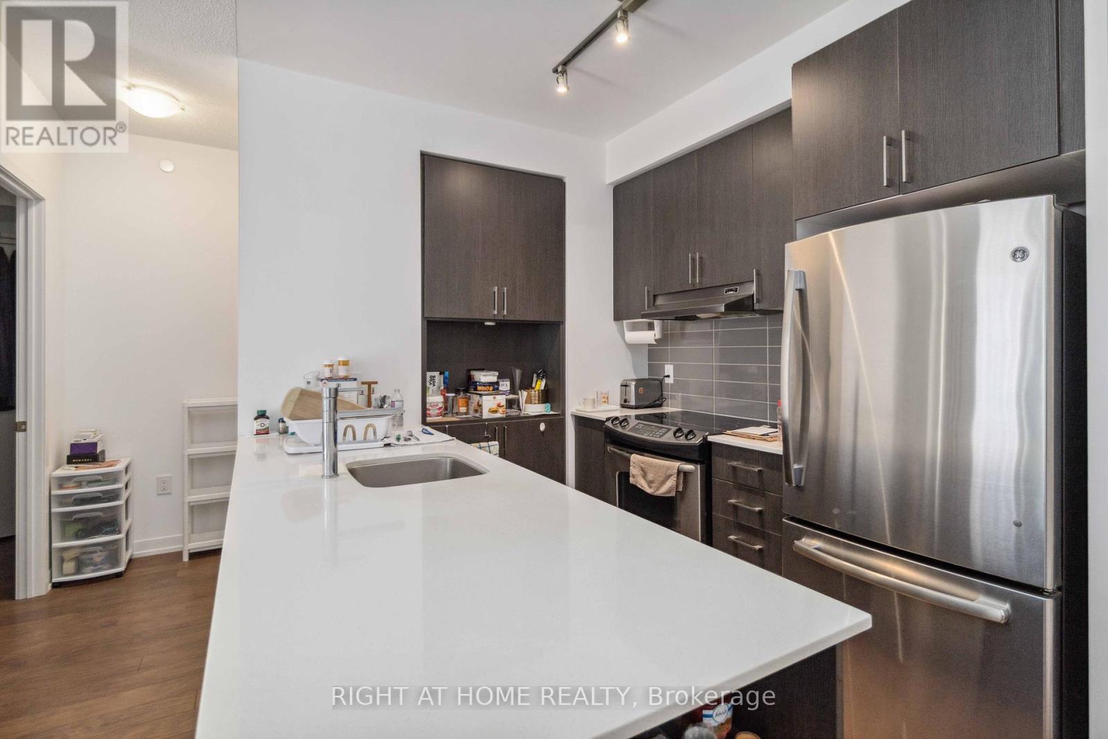 811 - 2560 Eglinton Avenue W, Mississauga, Ontario  L5M 0Y3 - Photo 8 - W12432022