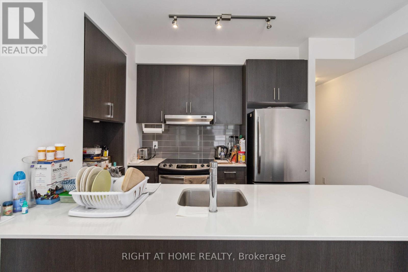 811 - 2560 Eglinton Avenue W, Mississauga, Ontario  L5M 0Y3 - Photo 9 - W12432022